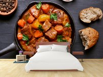 fototapeta na stenu gulas z hovadzieho masa na panvici 1