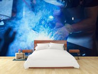 fototapeta zvarac v ochrannej maske interier 2