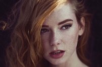 Frecked girl - LO 0081